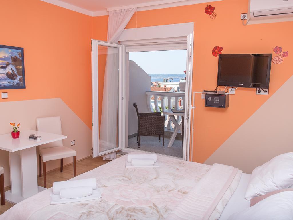 Studio with Balcony and Sea View